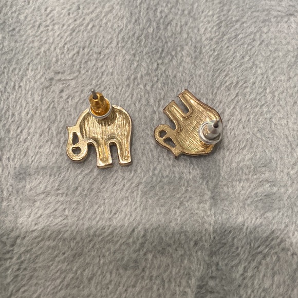 Cute little elephant earrings! - Picture 3 of 3